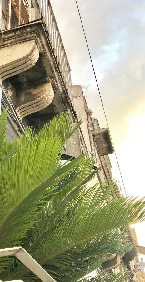 Giader'S House - Free Parking Apartment คาตาเนีย ภายนอก รูปภาพ