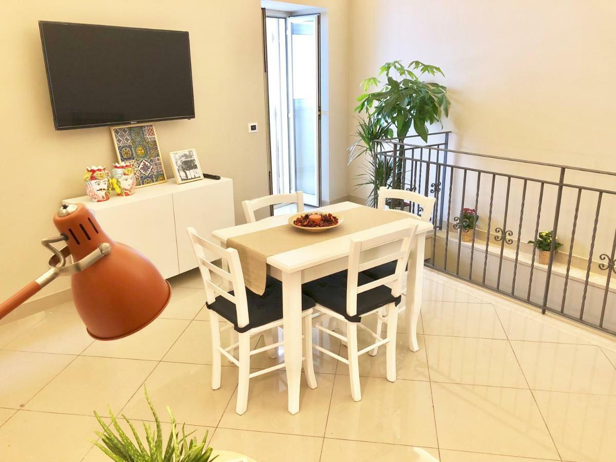 Giader'S House - Free Parking Apartment คาตาเนีย ภายนอก รูปภาพ