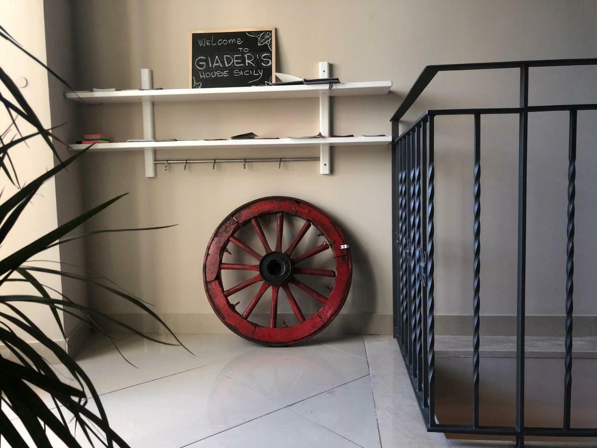 Giader'S House - Free Parking Apartment คาตาเนีย ภายนอก รูปภาพ